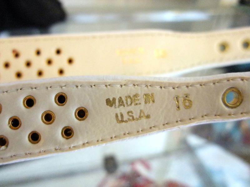 クリスタルジュエリー＆ホワイトレザーカラー MADE IN U.S.A